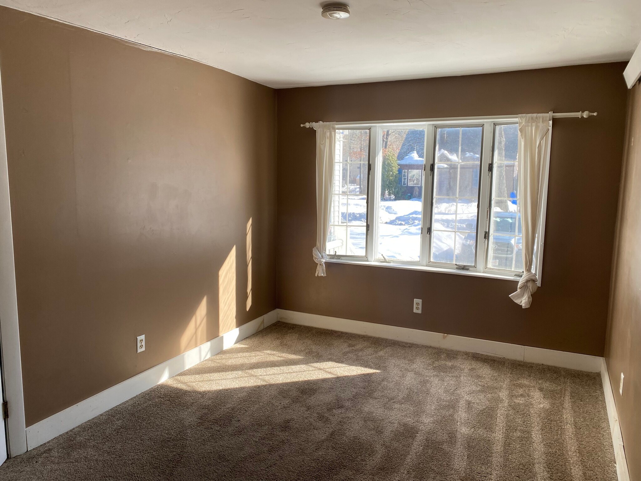 Bedroom #1 - 2 Kay St