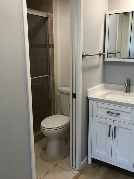 Building Photo - 1220 Amethyst St