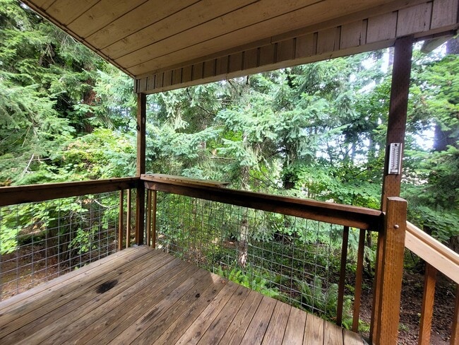 Building Photo - Cabin Style Home, 2 Bedroom - Bellingham, Toledo St