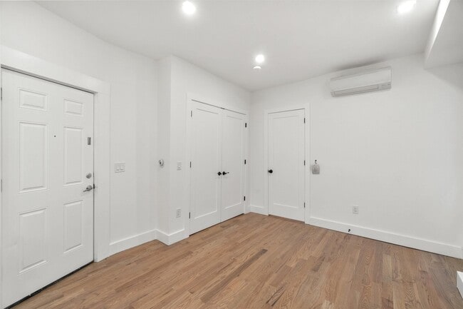 Building Photo - 232 Van Horne St