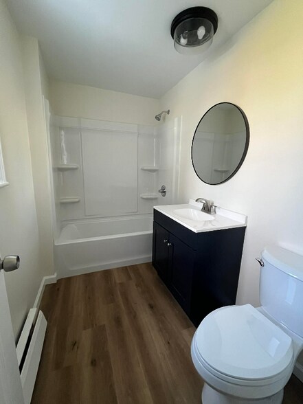 Building Photo - 45 Clinton St