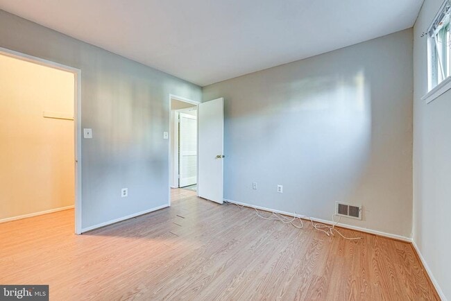 Building Photo - 1727 Cy Ct
