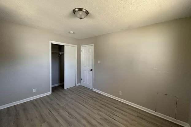 Building Photo - 1006 Lee Dr NW