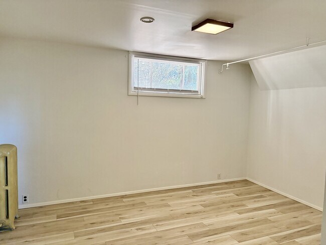 Building Photo - 2732 Eldridge Ave