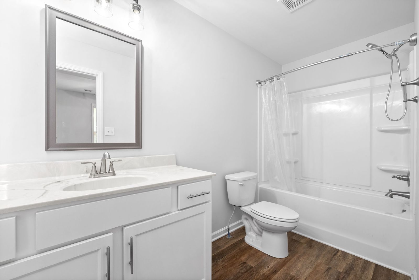 Building Photo - 960 Charlotte St