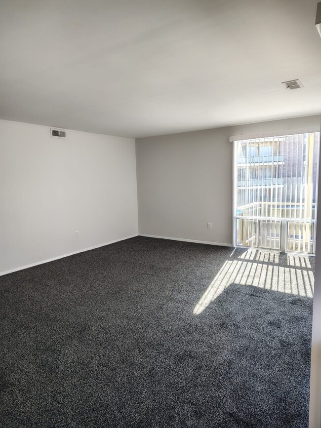 Building Photo - Beautiful and Spacious 2 Bedroom Apartment for Rent!
