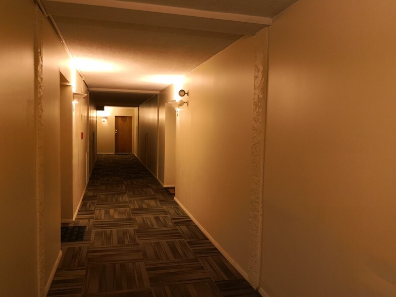 Hallway - 808 Stratford Dr