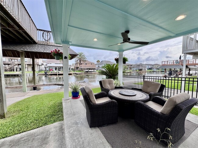 Building Photo - 1177 Sailfish St