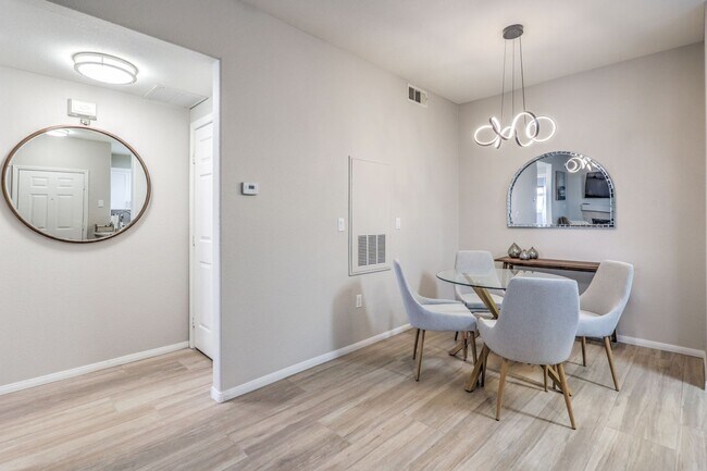 Building Photo - fully furnished, 1 bed, 1 bath condo in gated community