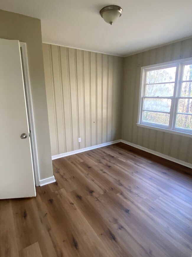 Building Photo - Bright & Spacious 4BR/2BA Home in Birmingham