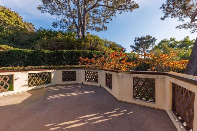 Building Photo - Delightful Private 3BR/4.5BA + Office Home in Del Mar
