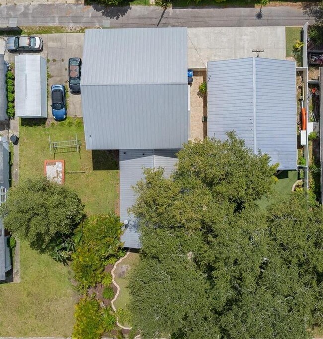 Building Photo - 3035 Granville Ct N