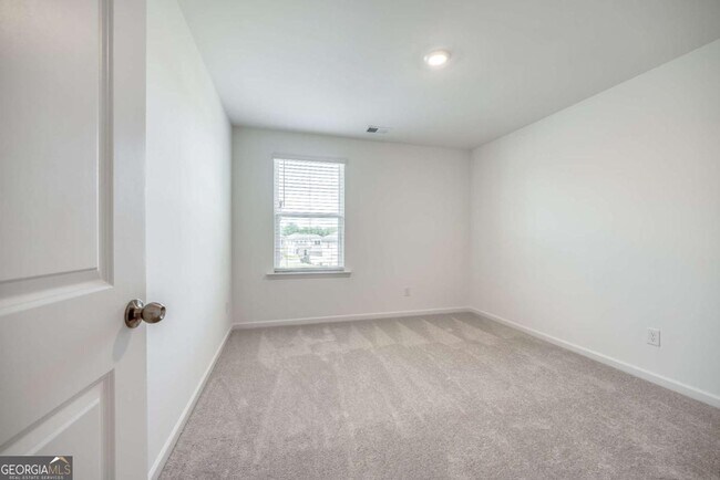 Building Photo - 49 Kestrel Dr