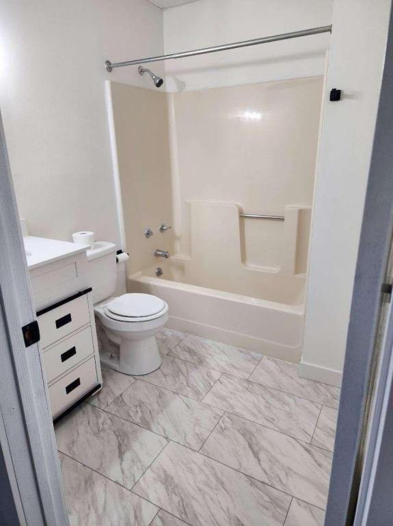 Building Photo - 91-95 Otsego St-Apt E