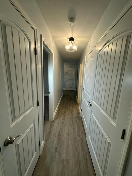 Building Photo - 8890 W Farm Rd 104