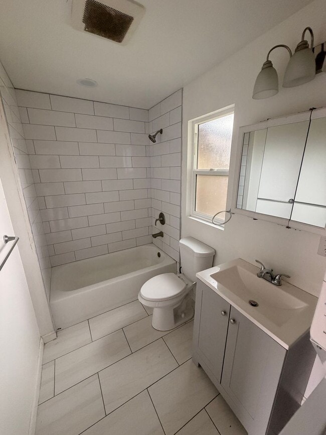 Building Photo - 8570 Via Norte Dr