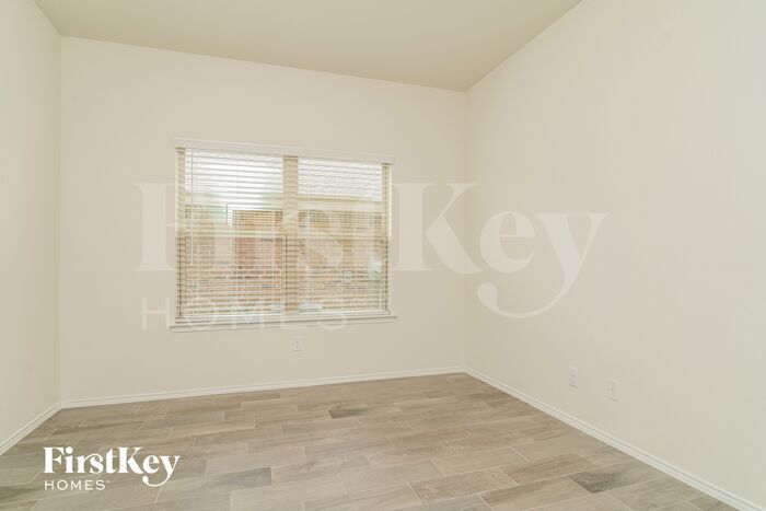 Building Photo - 1045 N Churchill Dr