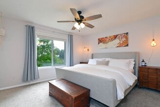 Building Photo - Spacious 5-bedroom, 3-bathroom modern home...