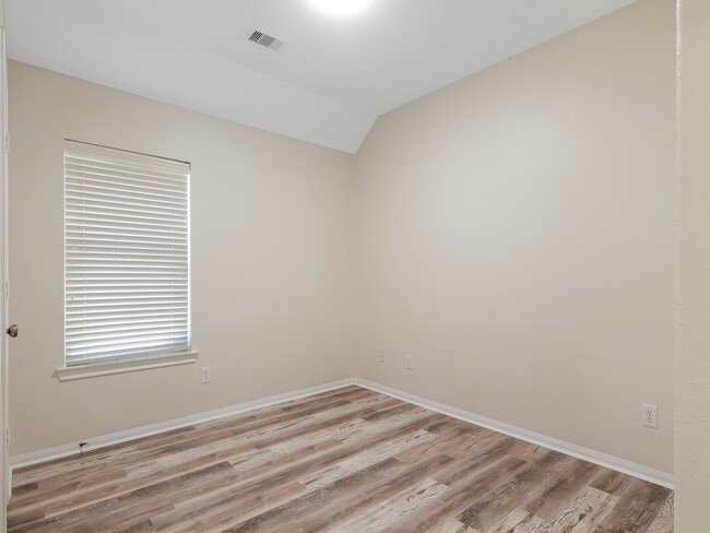 Building Photo - 47 W Lasting Spring Cir