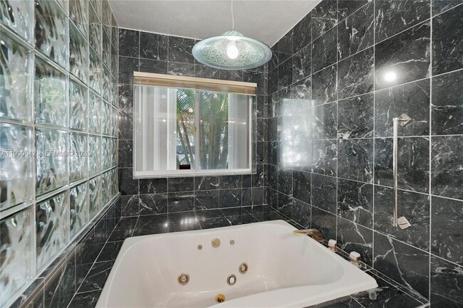 Building Photo - 1845 Daytonia Rd