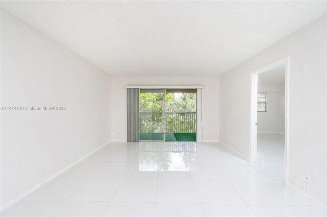 Building Photo - 1251 SW 125th Ave