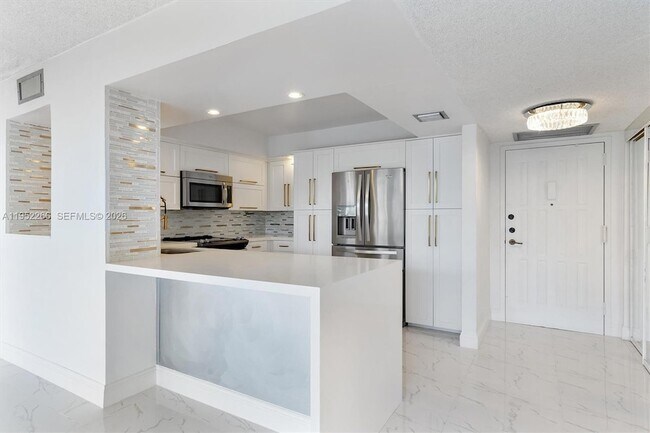 Building Photo - 600 Parkview Dr