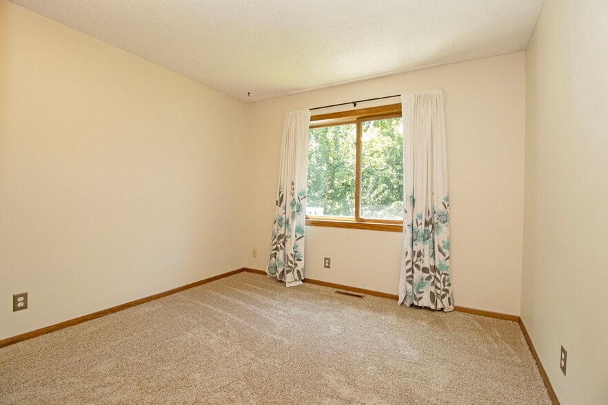 Building Photo - 170 Galtier Pl