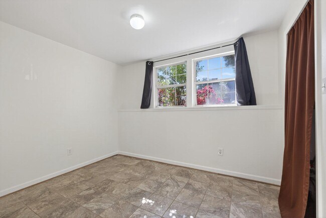 Building Photo - 9274 Caladium Dr