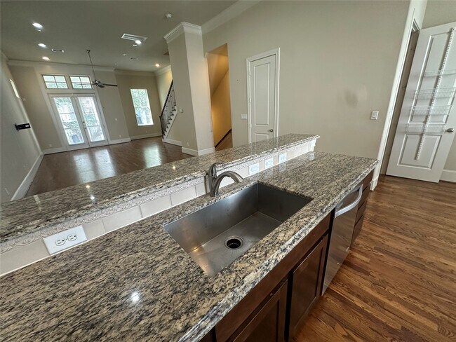 Building Photo - 2021 Fannin Station