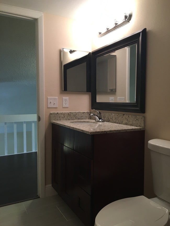 Building Photo - 17466 Dumont Dr