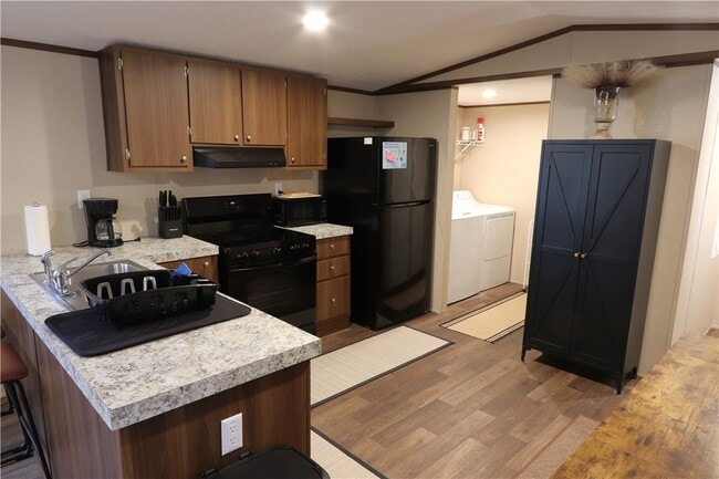 Building Photo - 1681 River Gardens Dr