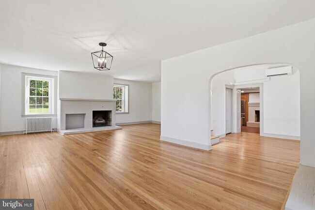 Building Photo - 8805 Reichard Rd