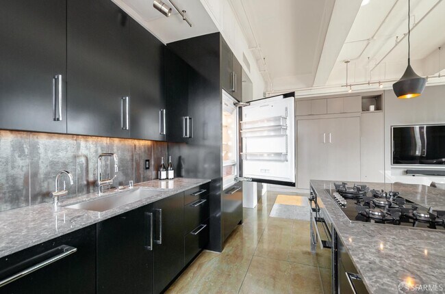 Building Photo - 2 Mint Plaza