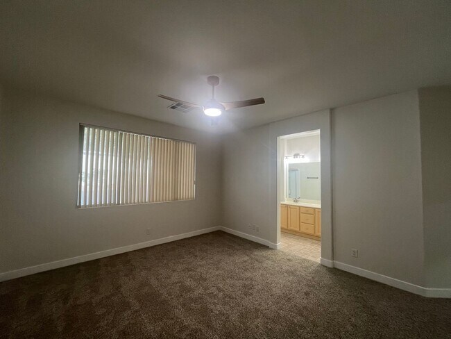 Building Photo - single story, 3 bed, 2 bath, 2 car garage in gated community in Summerlin