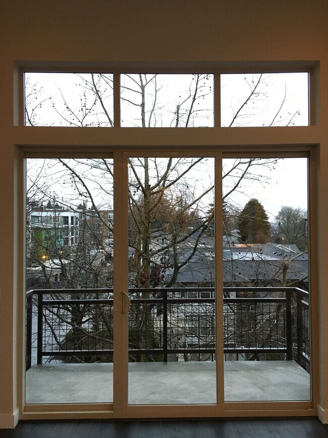 Building Photo - 2311 E John St