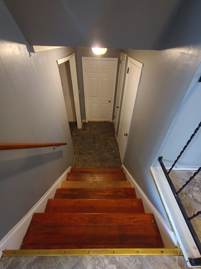 Building Photo - Half off first month rent move in special