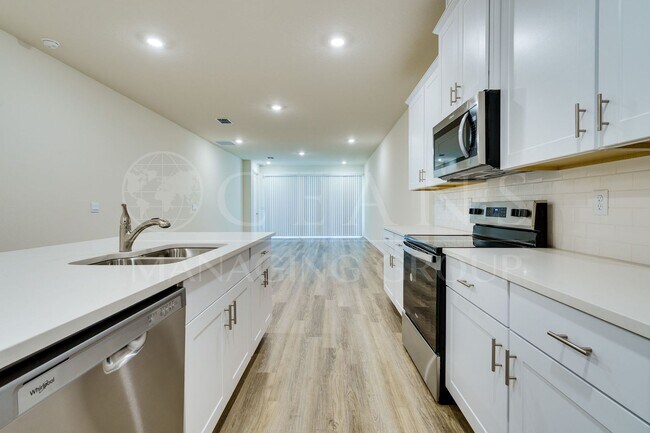 Building Photo - Refined Living in Halifax Plantation – Con...