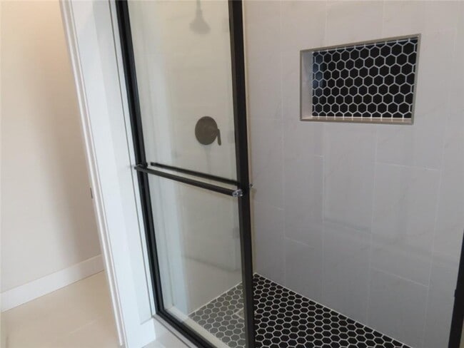 Building Photo - 1881 Lapis Ave