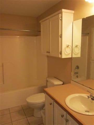 Building Photo - 629 S Barnett Springs St
