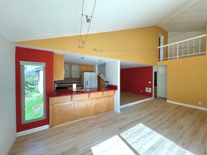 Kitchen / Dining Area - 3029 Harbor Blvd