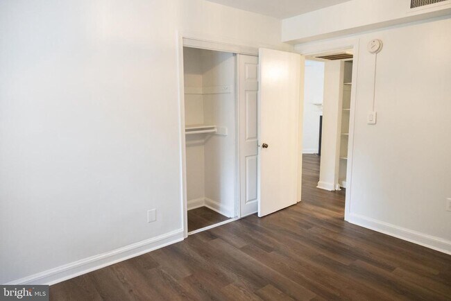 Building Photo - 3815 Davis Pl NW