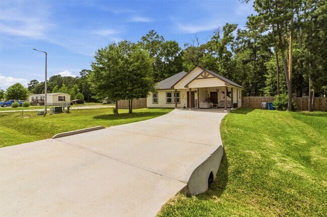 Building Photo - 16529 Kingsbury Dr