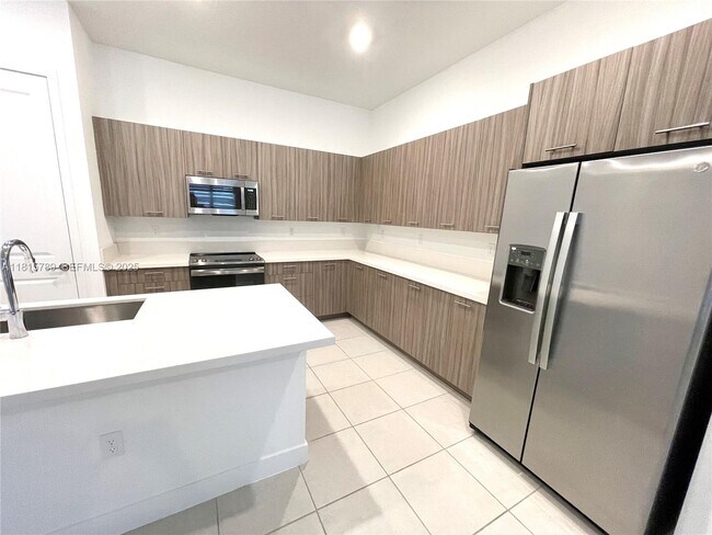 Building Photo - 4506 SW 174th Ave