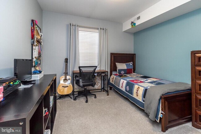 Building Photo - 42 Dogwood Ln