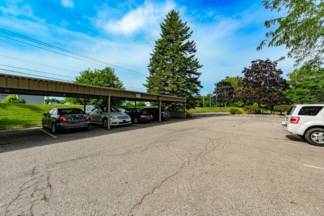 Building Photo - 9601 Bayview Dr