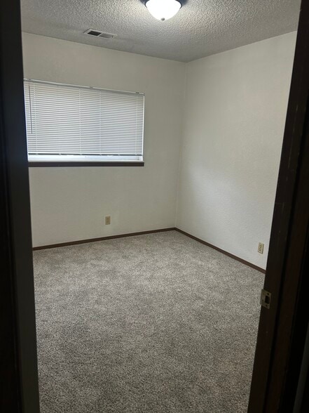 Building Photo - 4022 Garden Ct