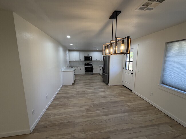 Building Photo - 4502 Jordan Ave