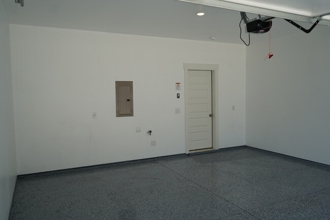 Building Photo - 1619 Manuka Ln