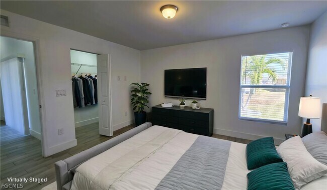 Building Photo - 2909 SW Santa Barbara Pl