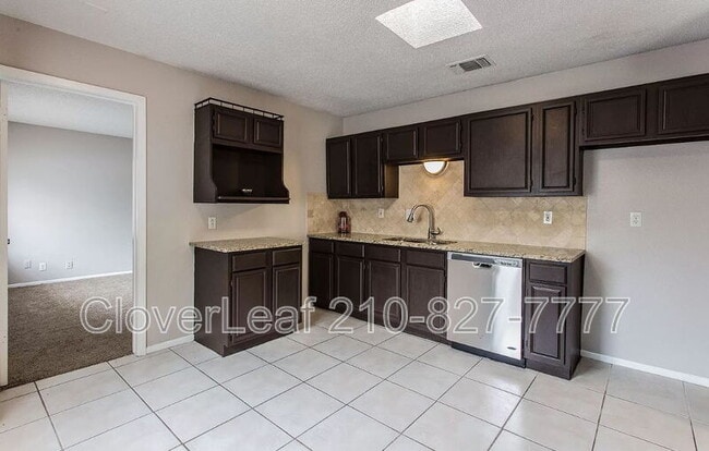 Building Photo - 4961 Champlain Dr